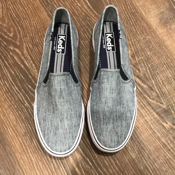 Keds Canvas Sneaker - Picture 2 of 4